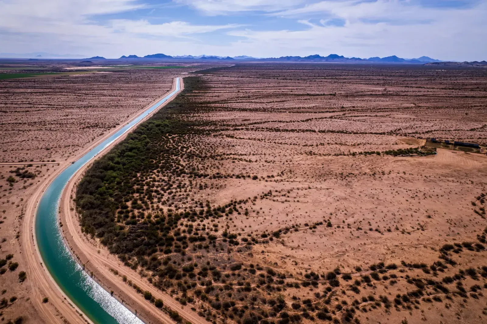 Casa Grande, Arizona skyline and neighborhoods served by U-wifi home internet