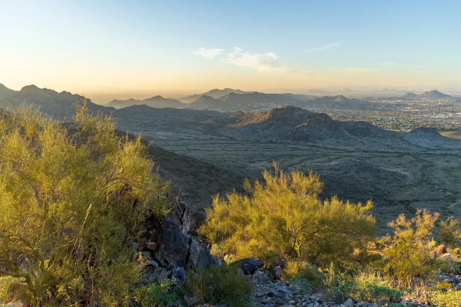 Oro Valley, Arizona skyline and neighborhoods served by U-wifi home internet
