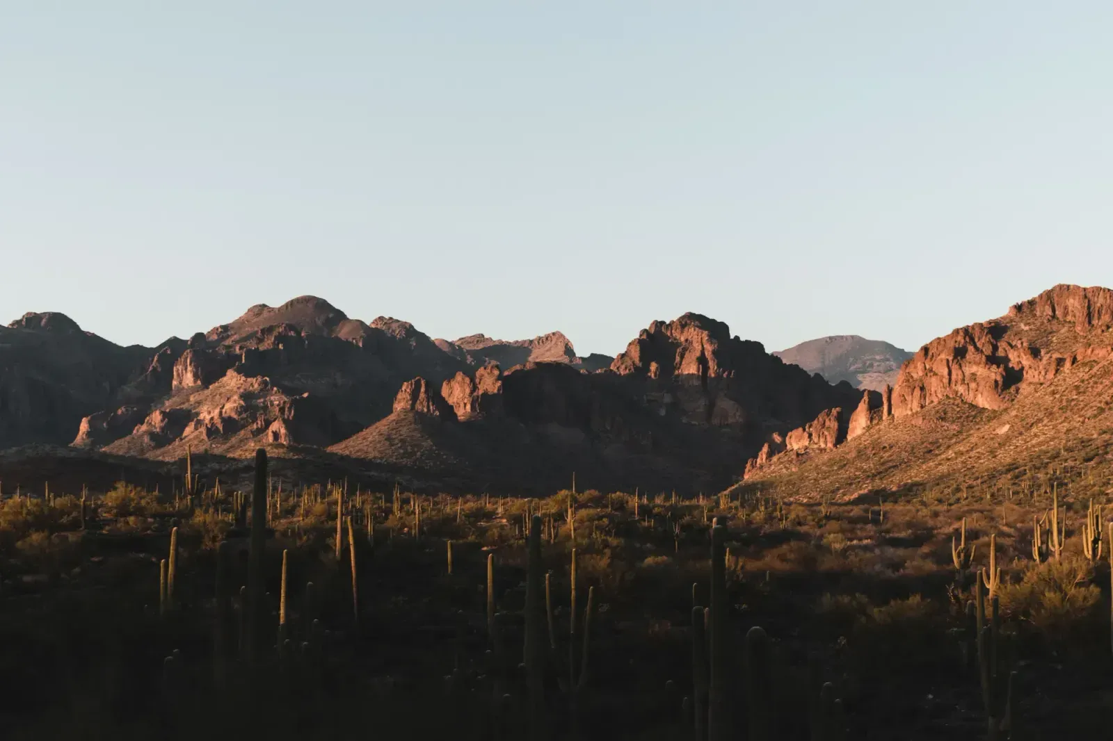 Oro Valley, Arizona skyline and neighborhoods served by U-wifi home internet