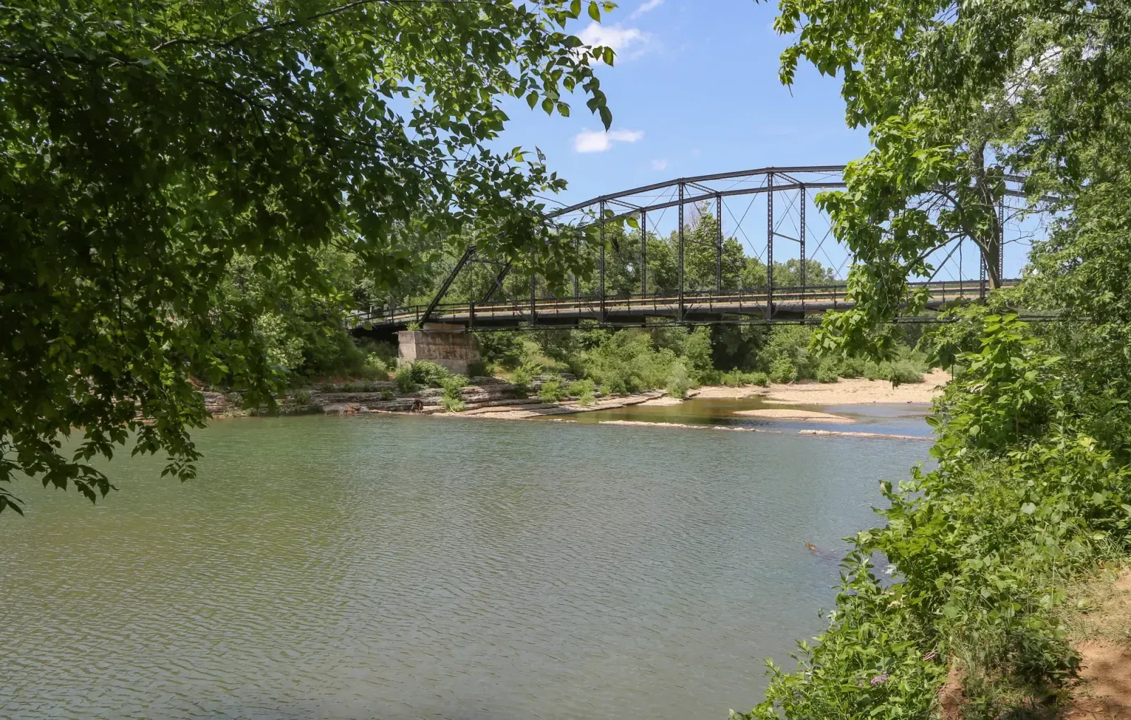 Pine Bluff, Arkansas skyline and neighborhoods served by U-wifi home internet