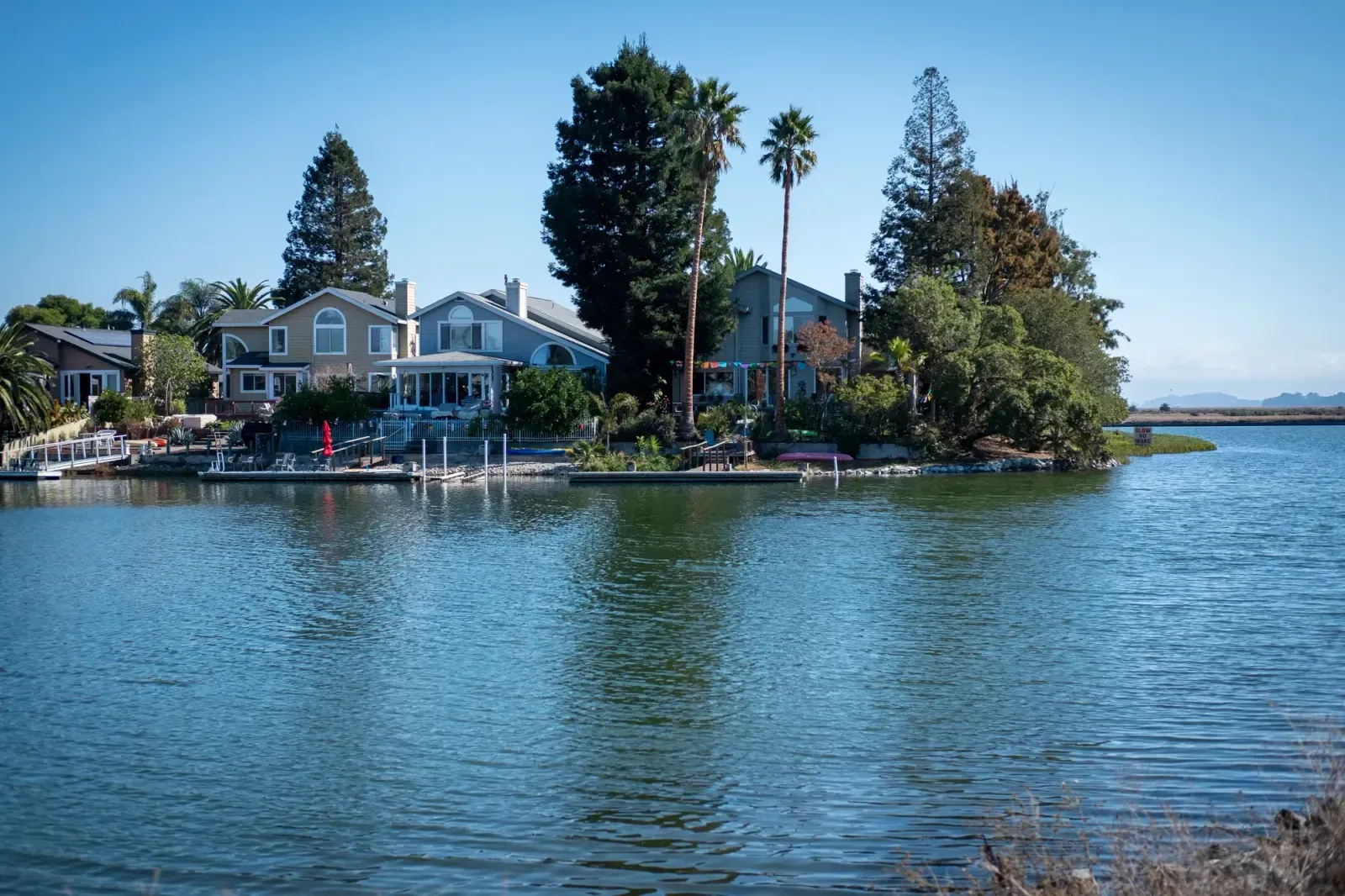 Alameda, California skyline and neighborhoods served by U-wifi home internet