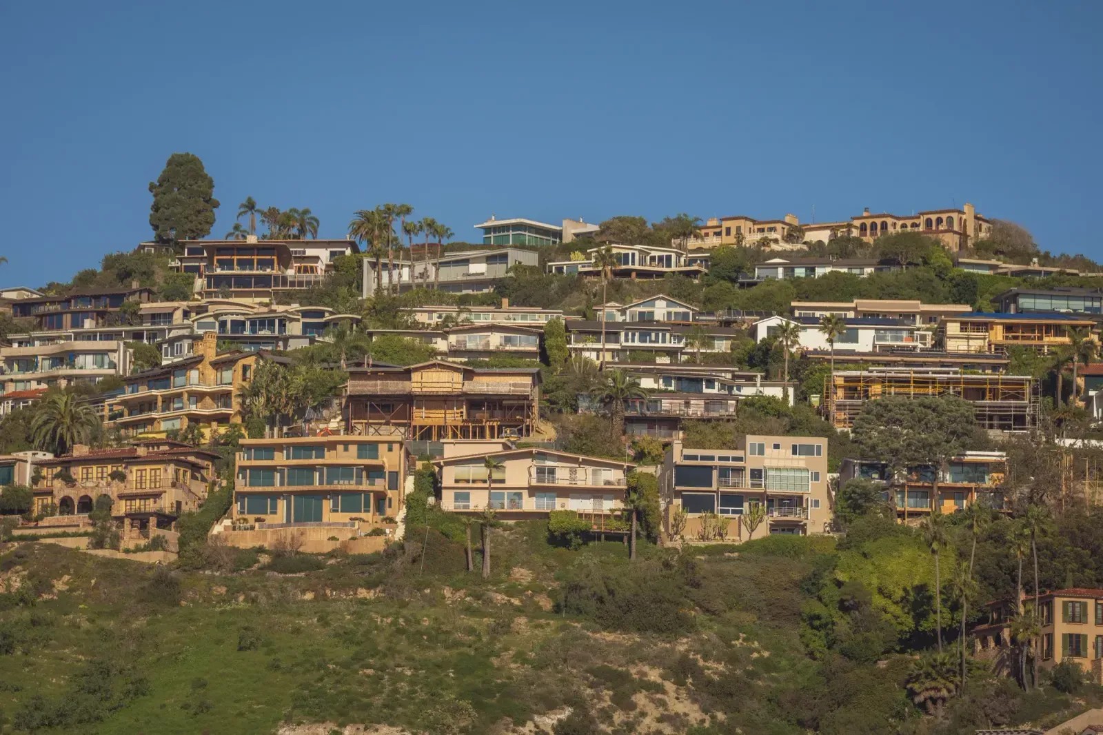 Laguna Niguel, California skyline and neighborhoods served by U-wifi home internet