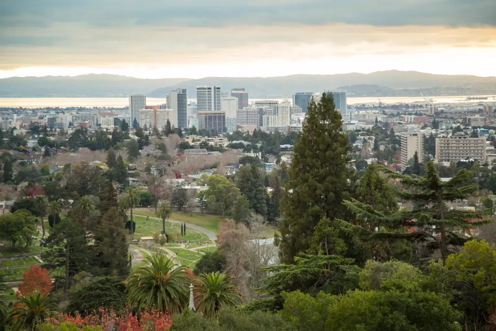 Oakland, California skyline and neighborhoods served by U-wifi home internet