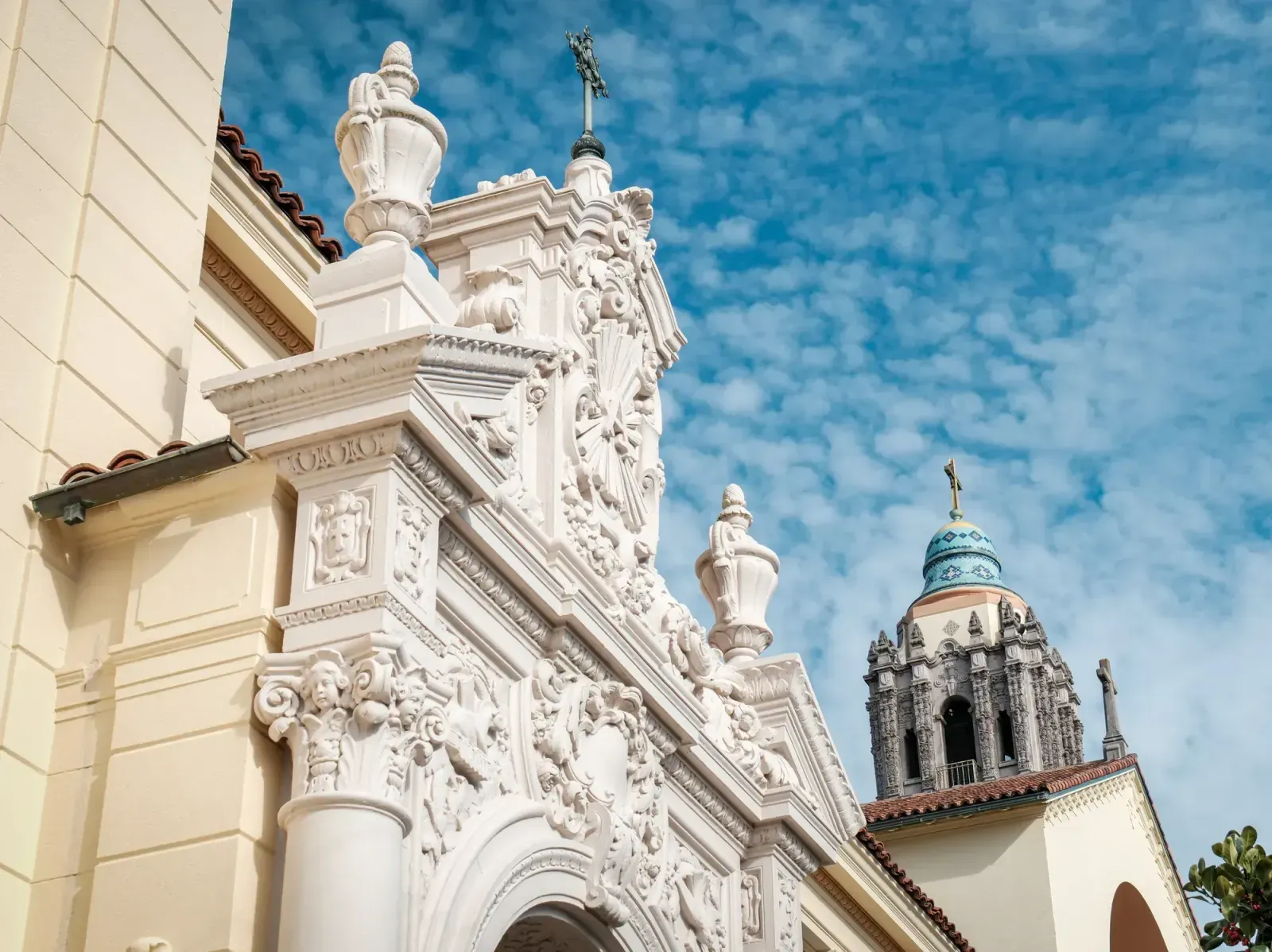 Pasadena, California skyline and neighborhoods served by U-wifi home internet