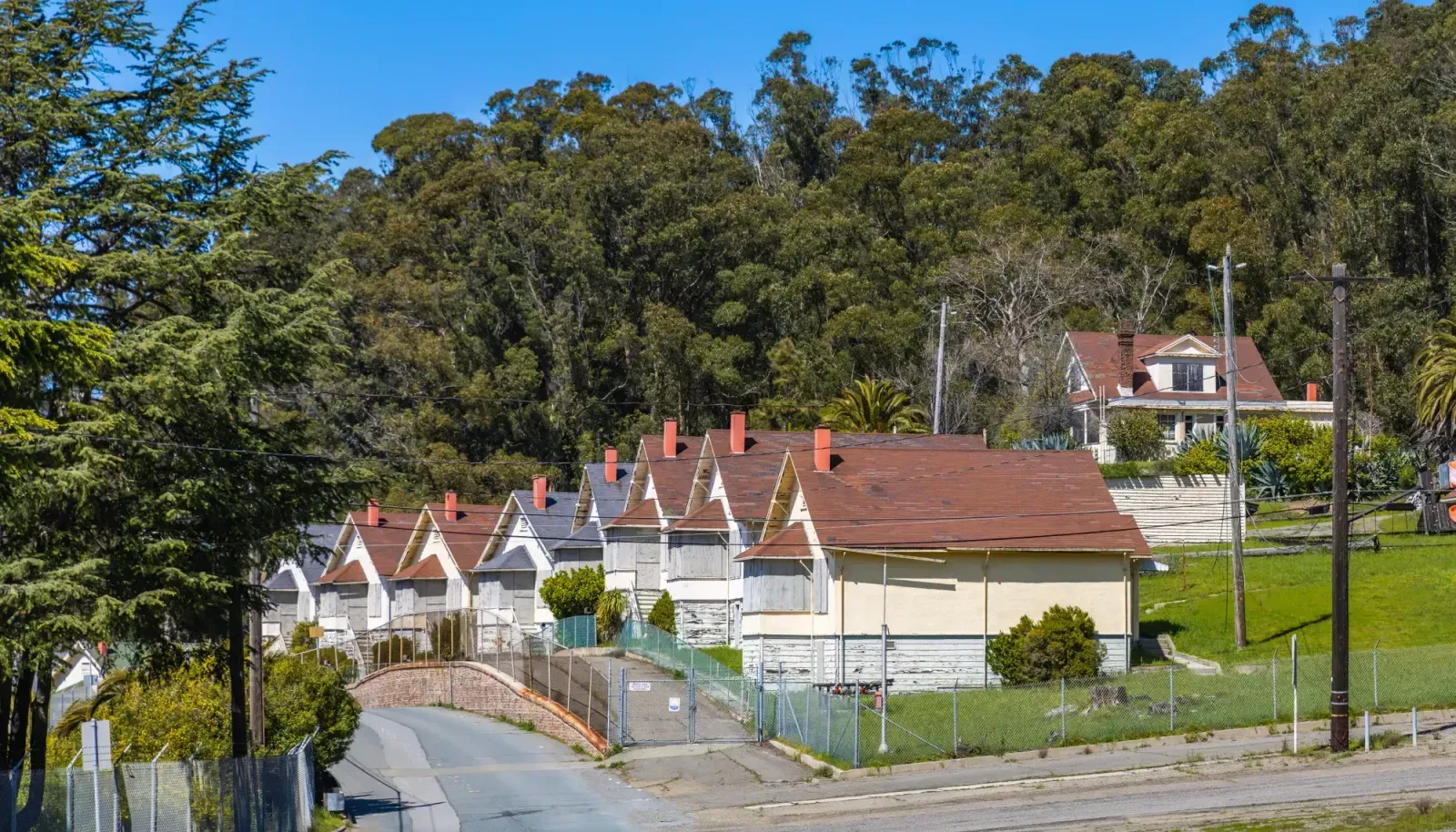 Pittsburg, California skyline and neighborhoods served by U-wifi home internet