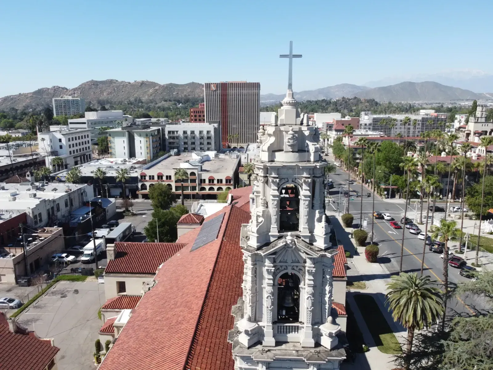 Riverside, California skyline and neighborhoods served by U-wifi home internet