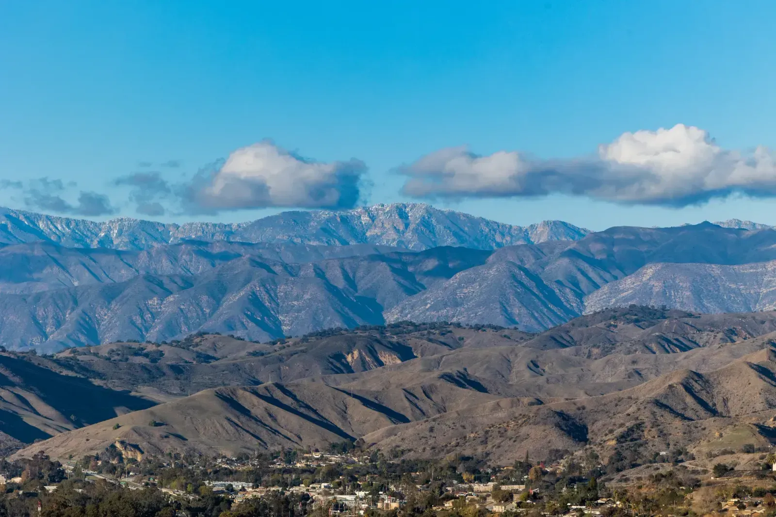 San Buenaventura (Ventura), California skyline and neighborhoods served by U-wifi home internet
