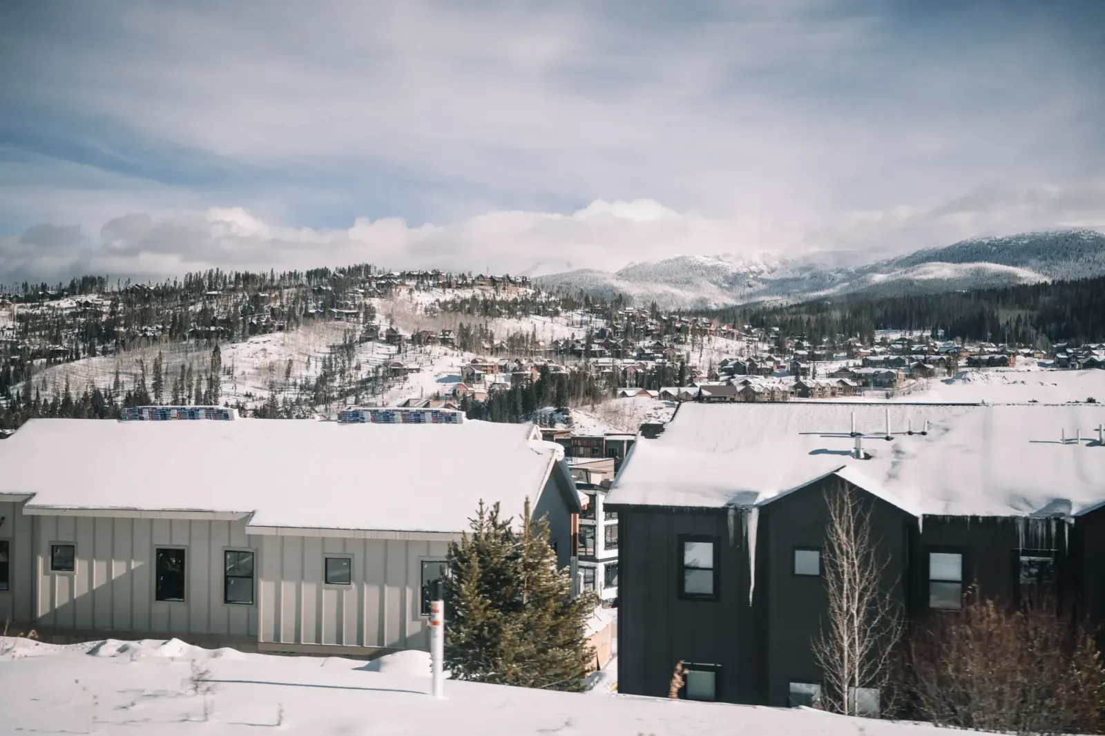 Loveland, Colorado skyline and neighborhoods served by U-wifi home internet