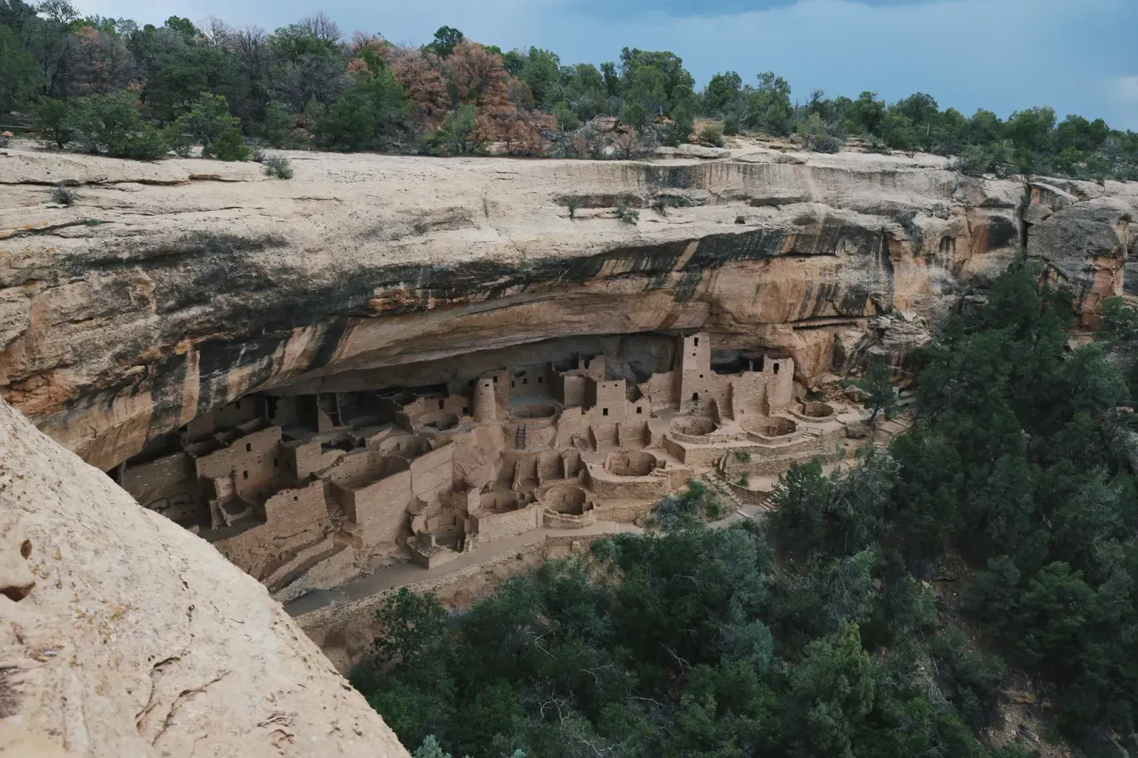 Pueblo, Colorado skyline and neighborhoods served by U-wifi home internet