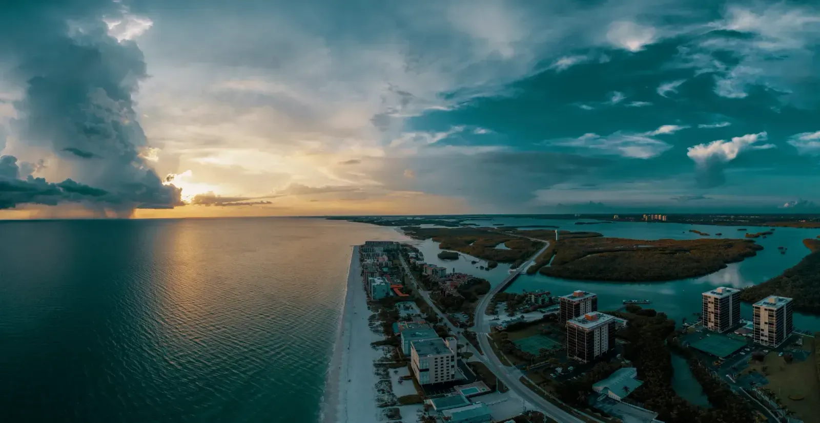 Bonita Springs, Florida skyline and neighborhoods served by U-wifi home internet