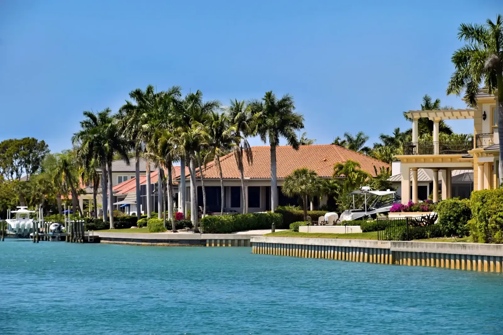 Cape Coral, Florida skyline and neighborhoods served by U-wifi home internet