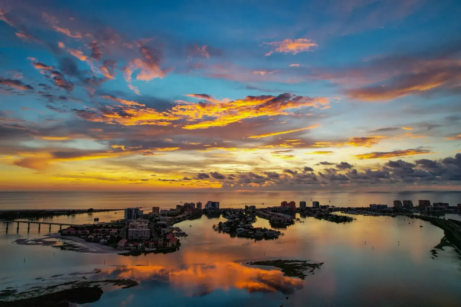 Clearwater, Florida skyline and neighborhoods served by U-wifi home internet