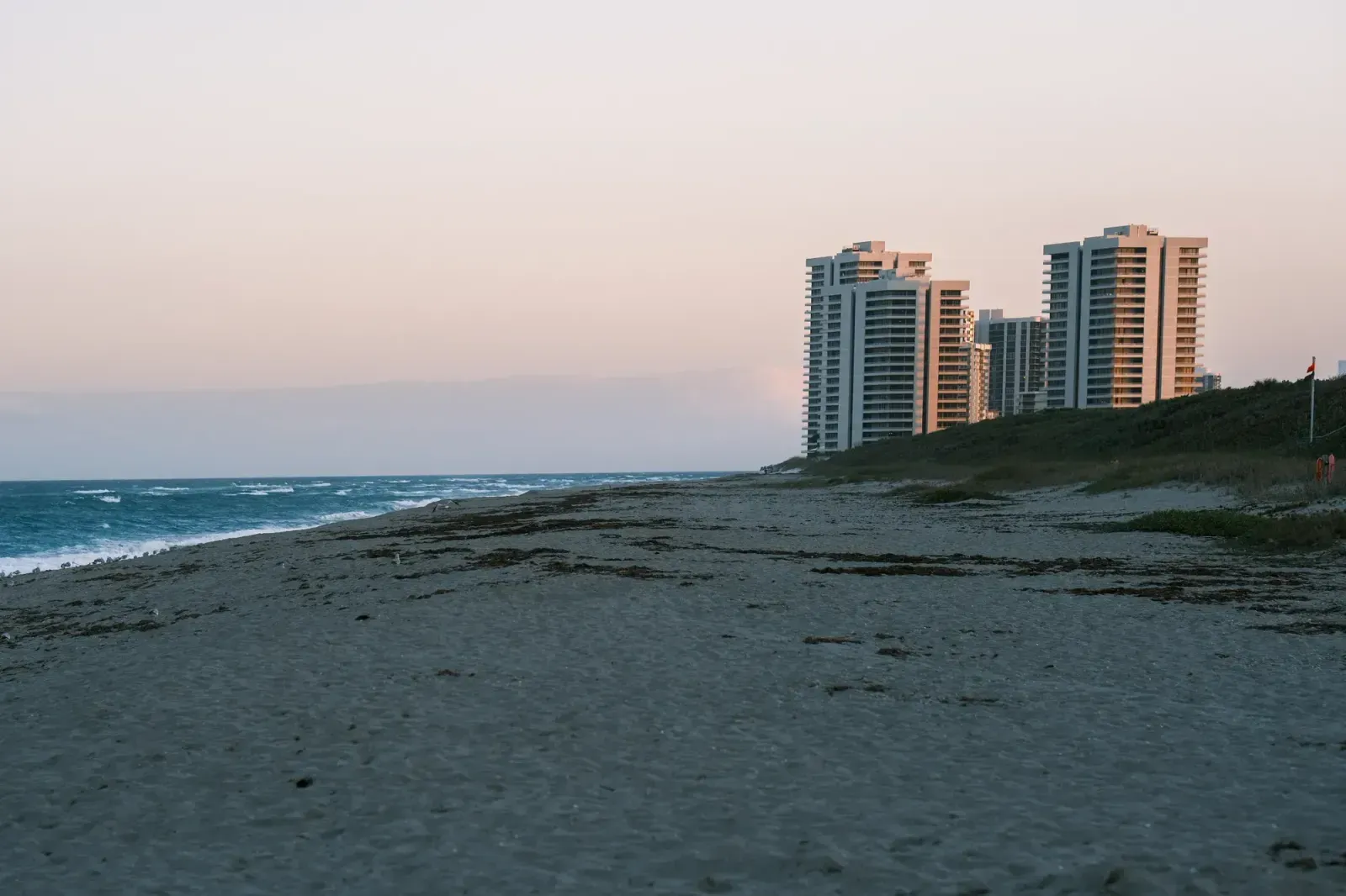 Delray Beach, Florida skyline and neighborhoods served by U-wifi home internet