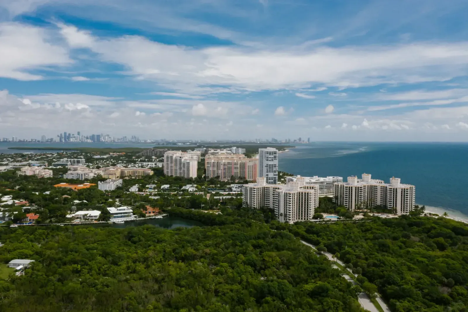 Jupiter, Florida skyline and neighborhoods served by U-wifi home internet