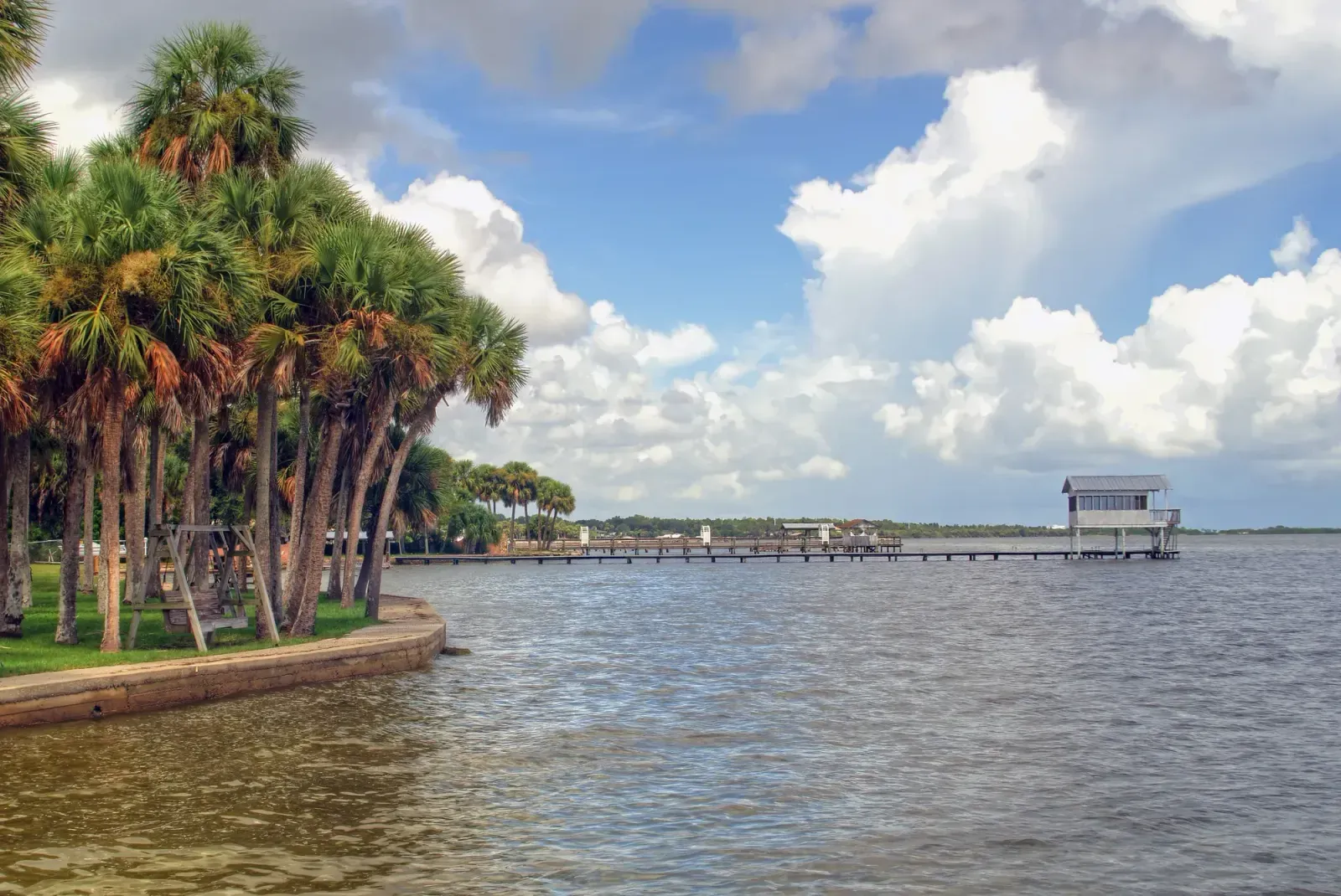 Palm Coast, Florida skyline and neighborhoods served by U-wifi home internet