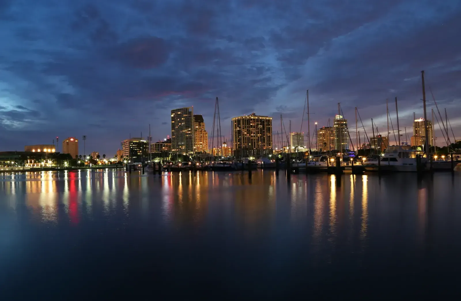 St. Petersburg, Florida skyline and neighborhoods served by U-wifi home internet