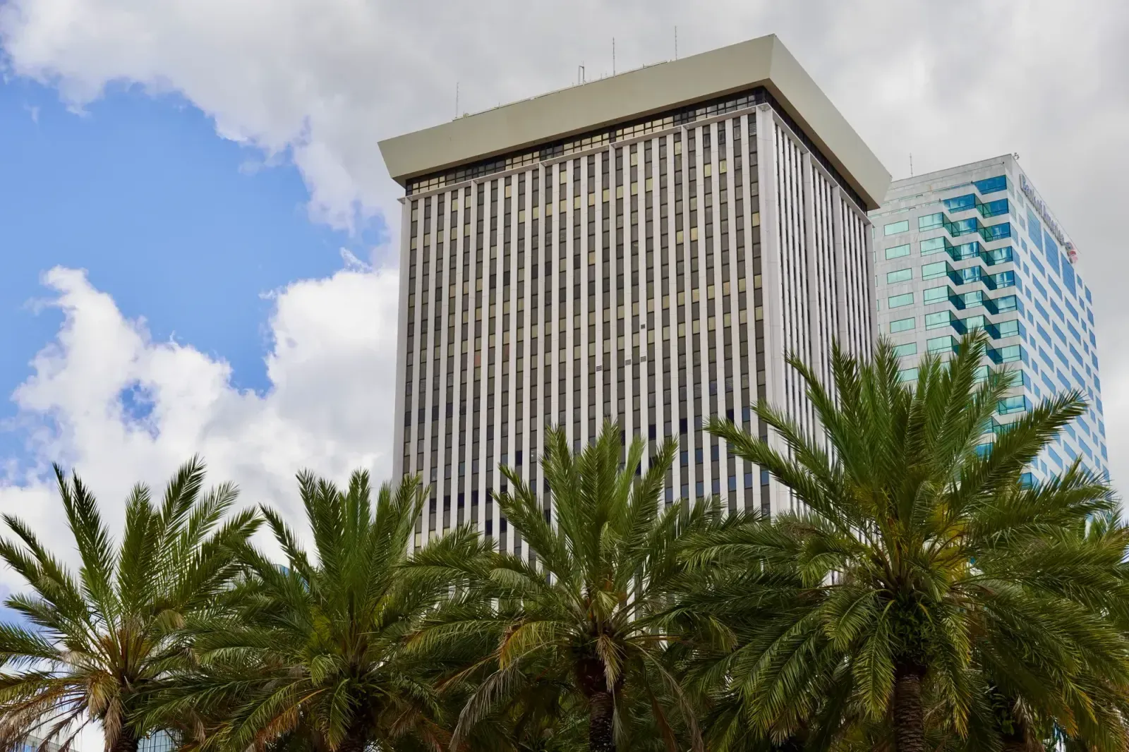 Tampa, Florida skyline and neighborhoods served by U-wifi home internet