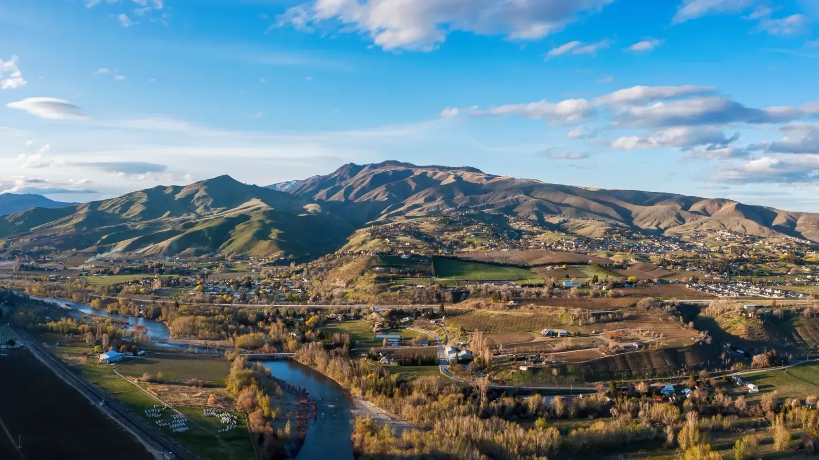 Meridian, Idaho skyline and neighborhoods served by U-wifi home internet