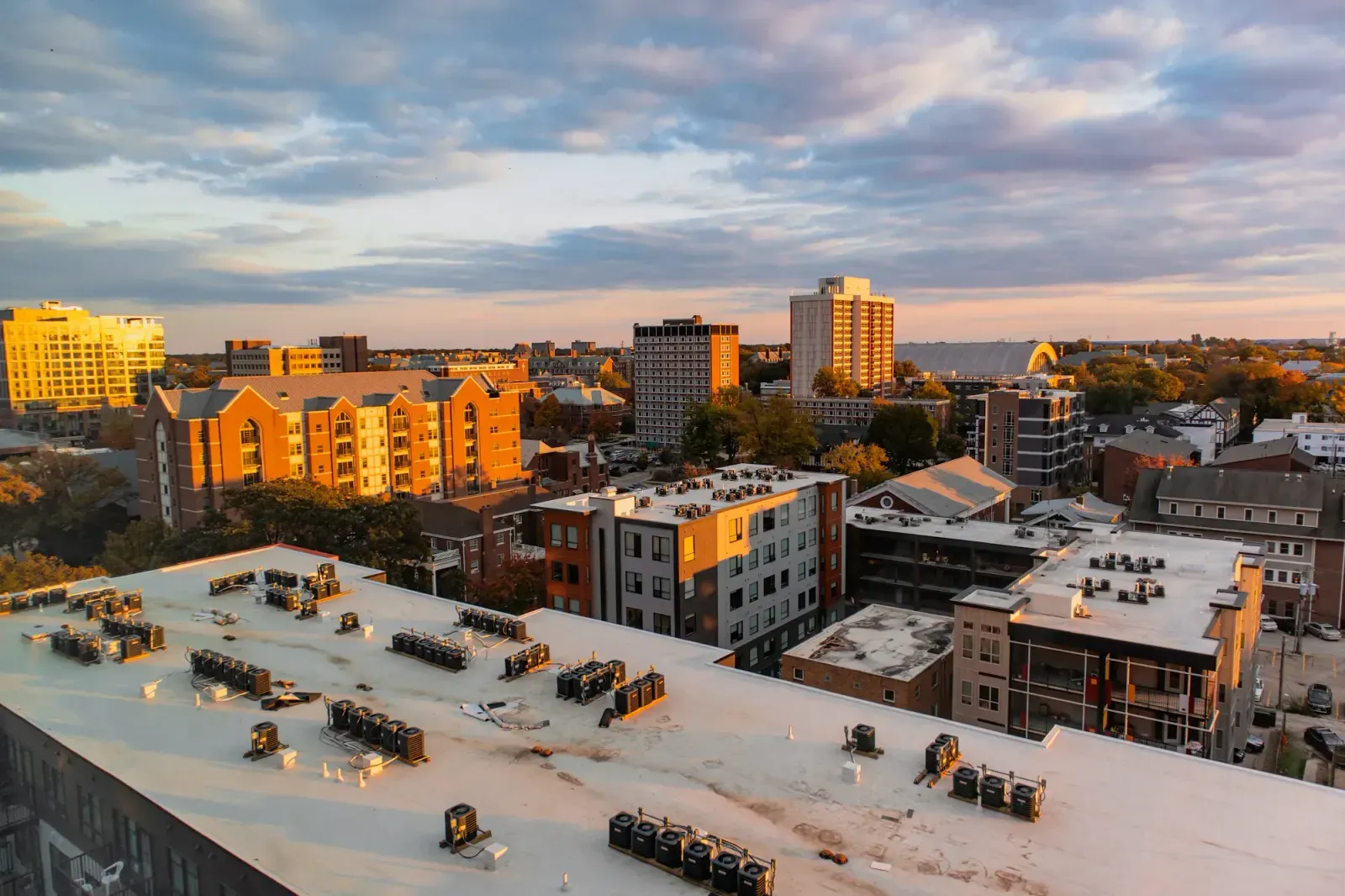 Champaign, Illinois skyline and neighborhoods served by U-wifi home internet
