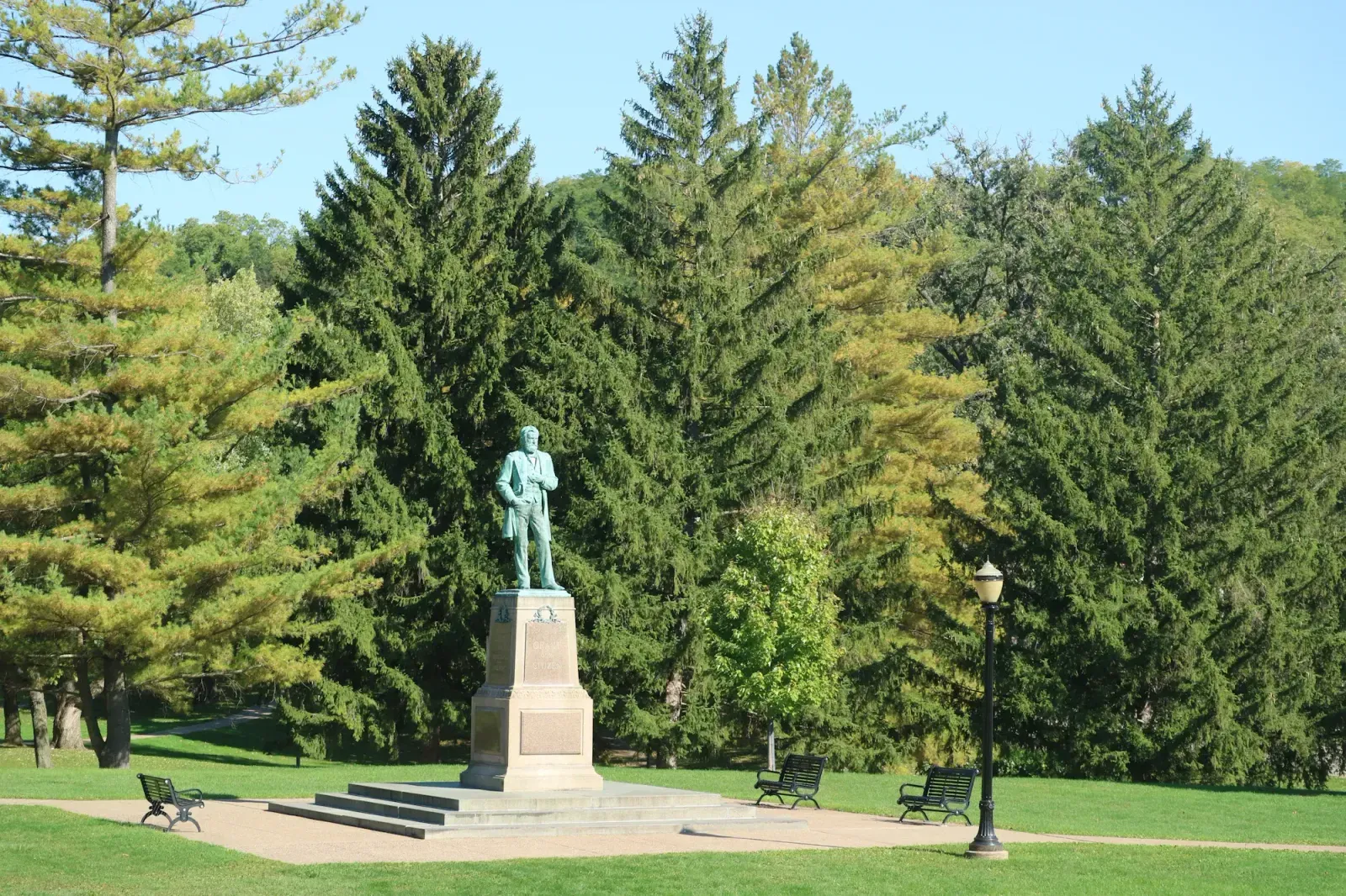 Lombard, Illinois skyline and neighborhoods served by U-wifi home internet