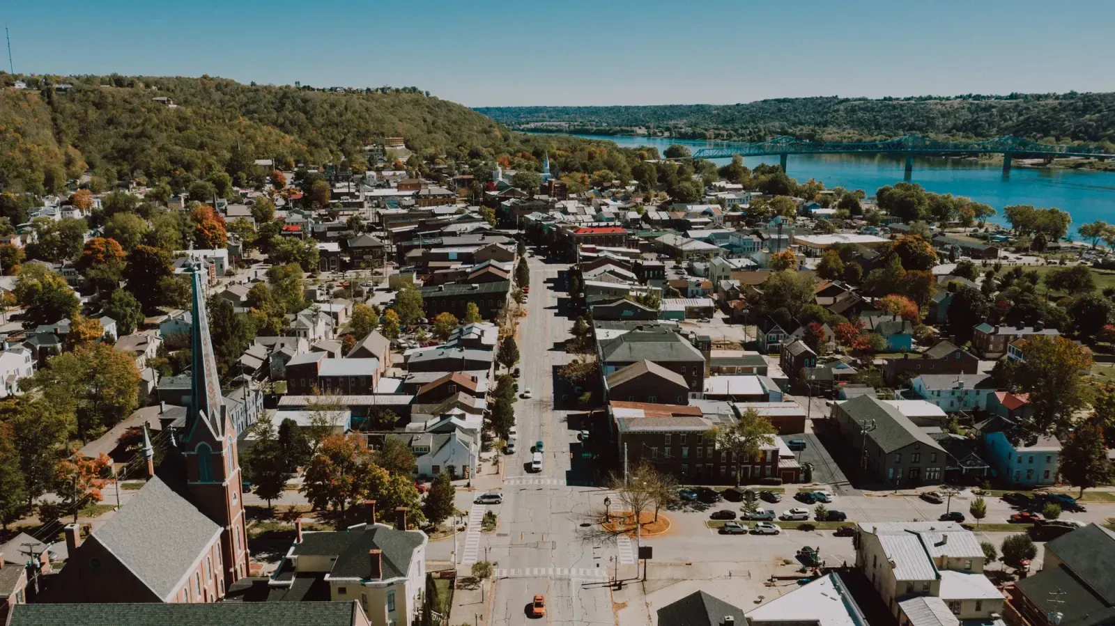 Dubuque, Iowa skyline and neighborhoods served by U-wifi home internet