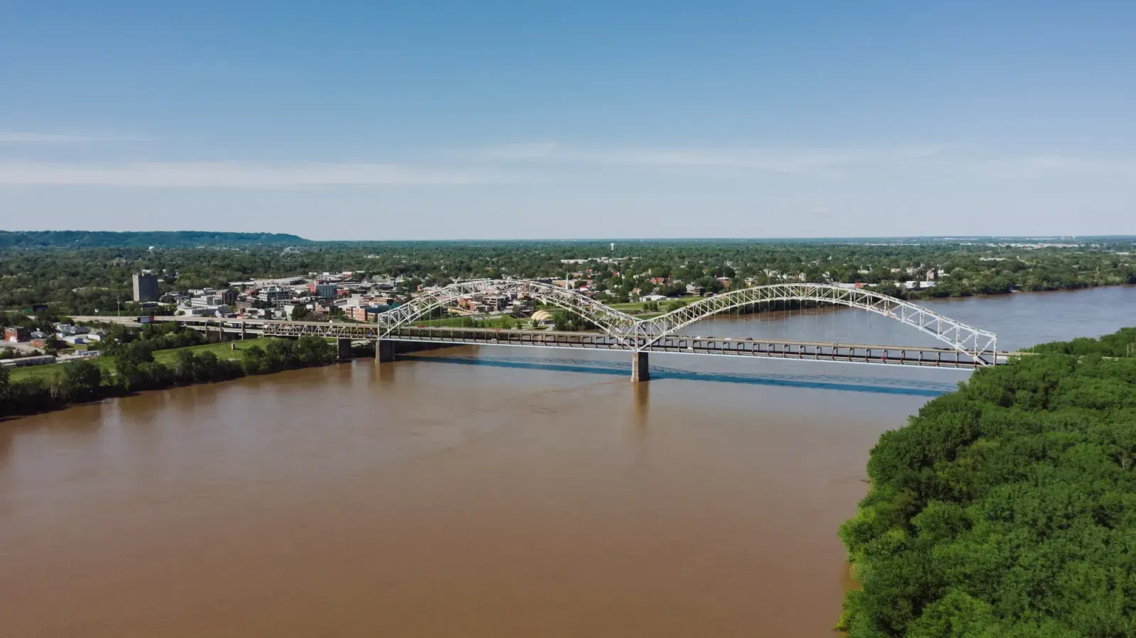 Bowling Green, Kentucky skyline and neighborhoods served by U-wifi home internet