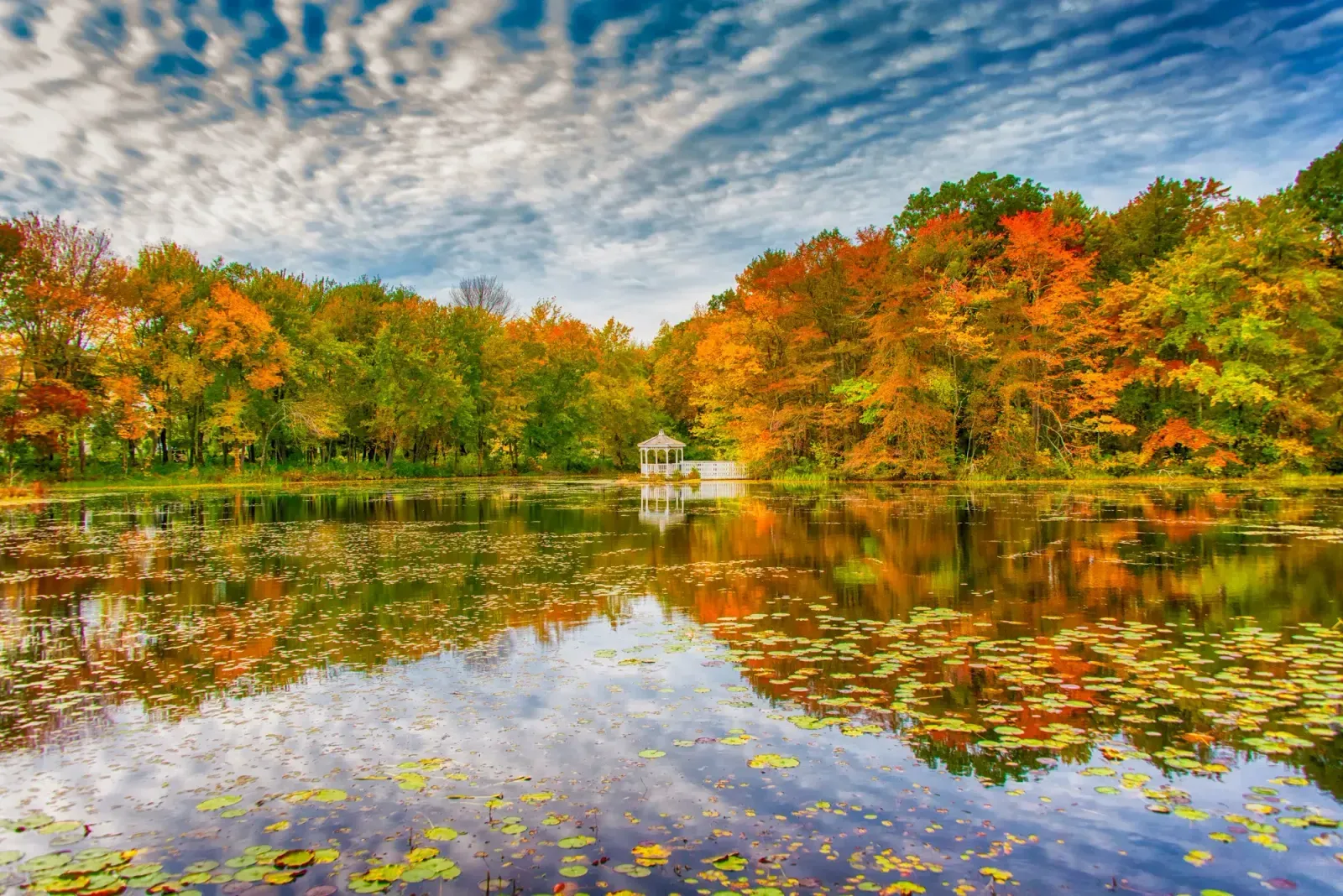 Woburn, Massachusetts skyline and neighborhoods served by U-wifi home internet