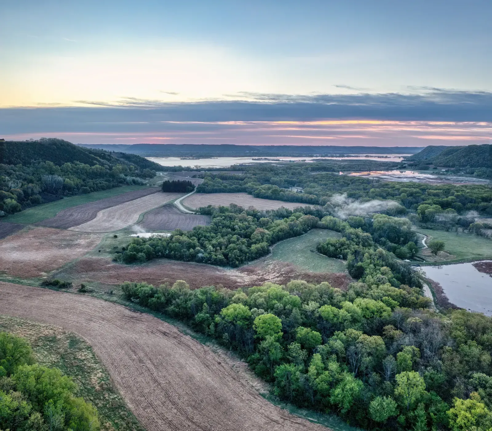 Apple Valley, Minnesota skyline and neighborhoods served by U-wifi home internet