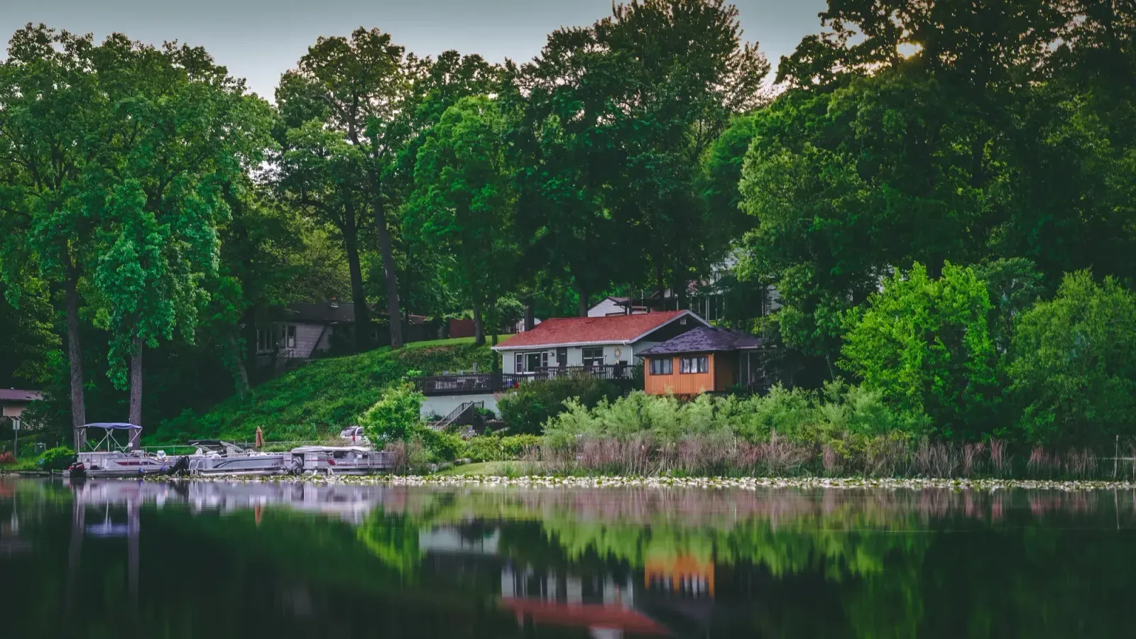 Minnetonka, Minnesota skyline and neighborhoods served by U-wifi home internet