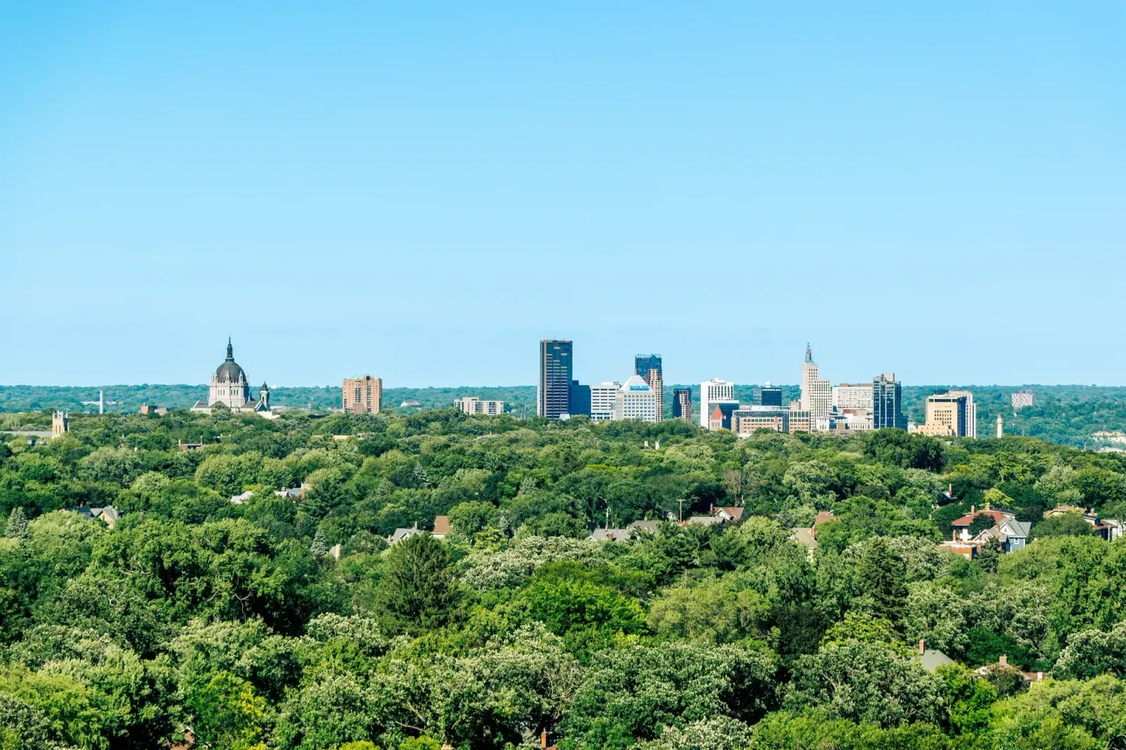 St. Paul, Minnesota skyline and neighborhoods served by U-wifi home internet