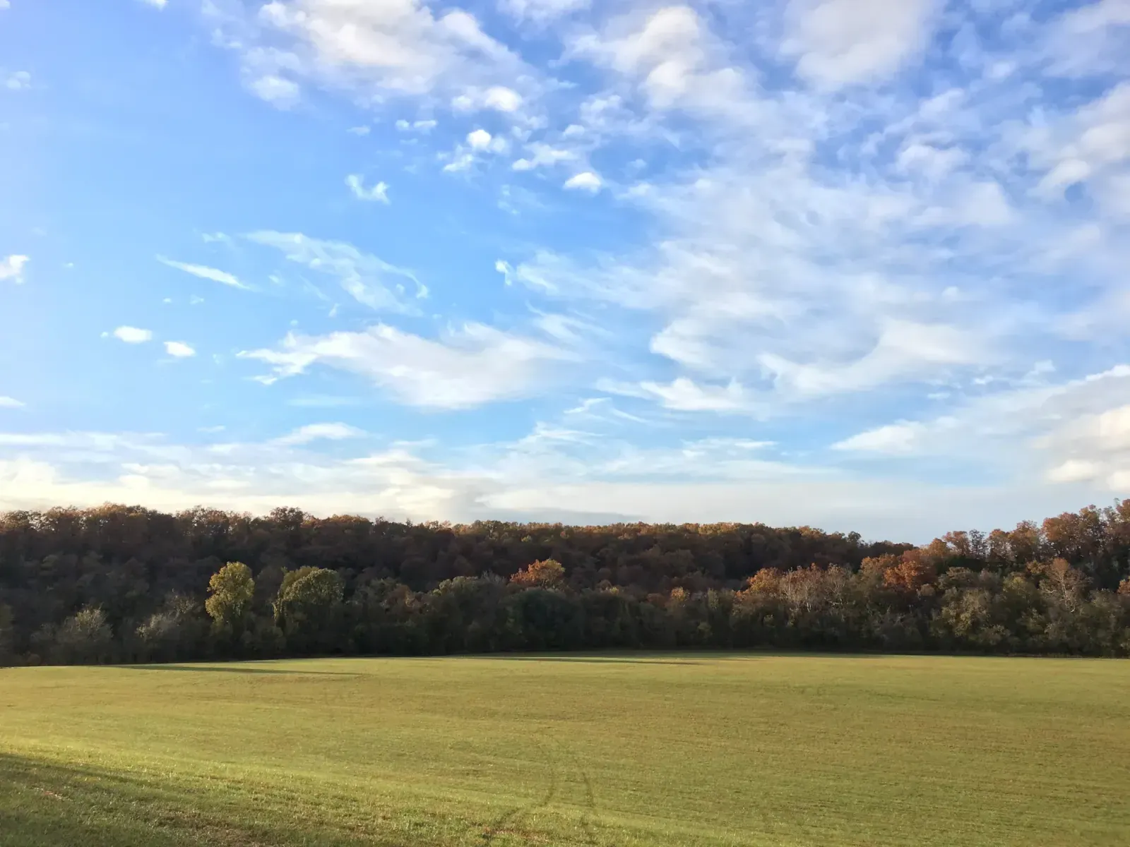 Blue Springs, Missouri skyline and neighborhoods served by U-wifi home internet