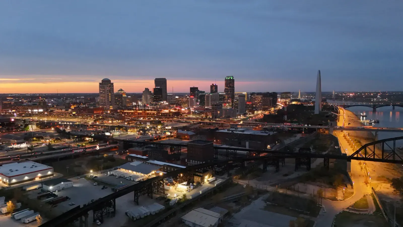 St. Louis, Missouri skyline and neighborhoods served by U-wifi home internet