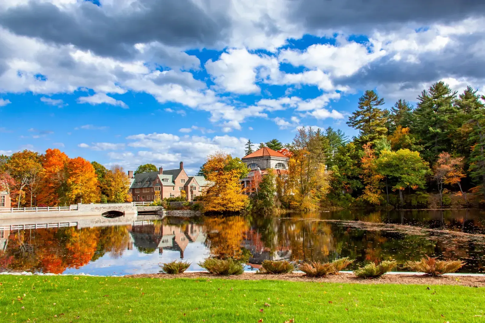 Concord, New Hampshire skyline and neighborhoods served by U-wifi home internet