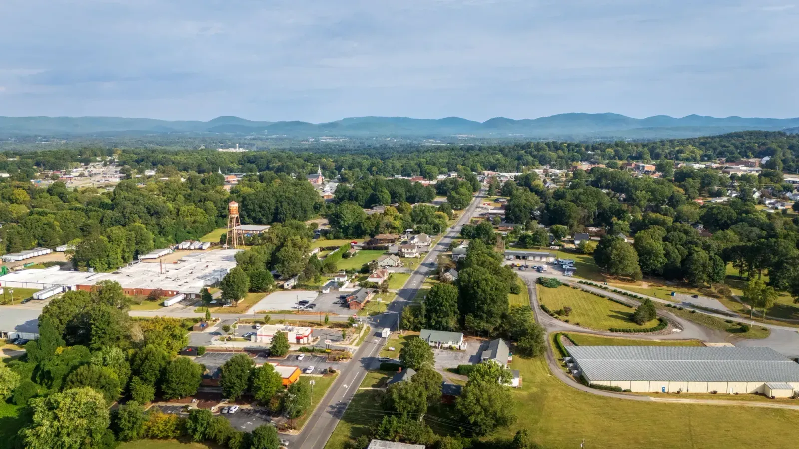 Huntersville, North Carolina skyline and neighborhoods served by U-wifi home internet