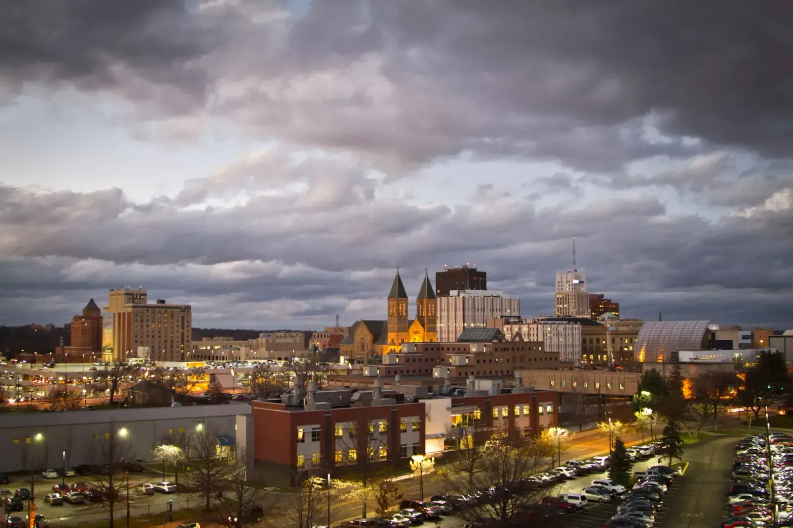 Akron, Ohio skyline and neighborhoods served by U-wifi home internet