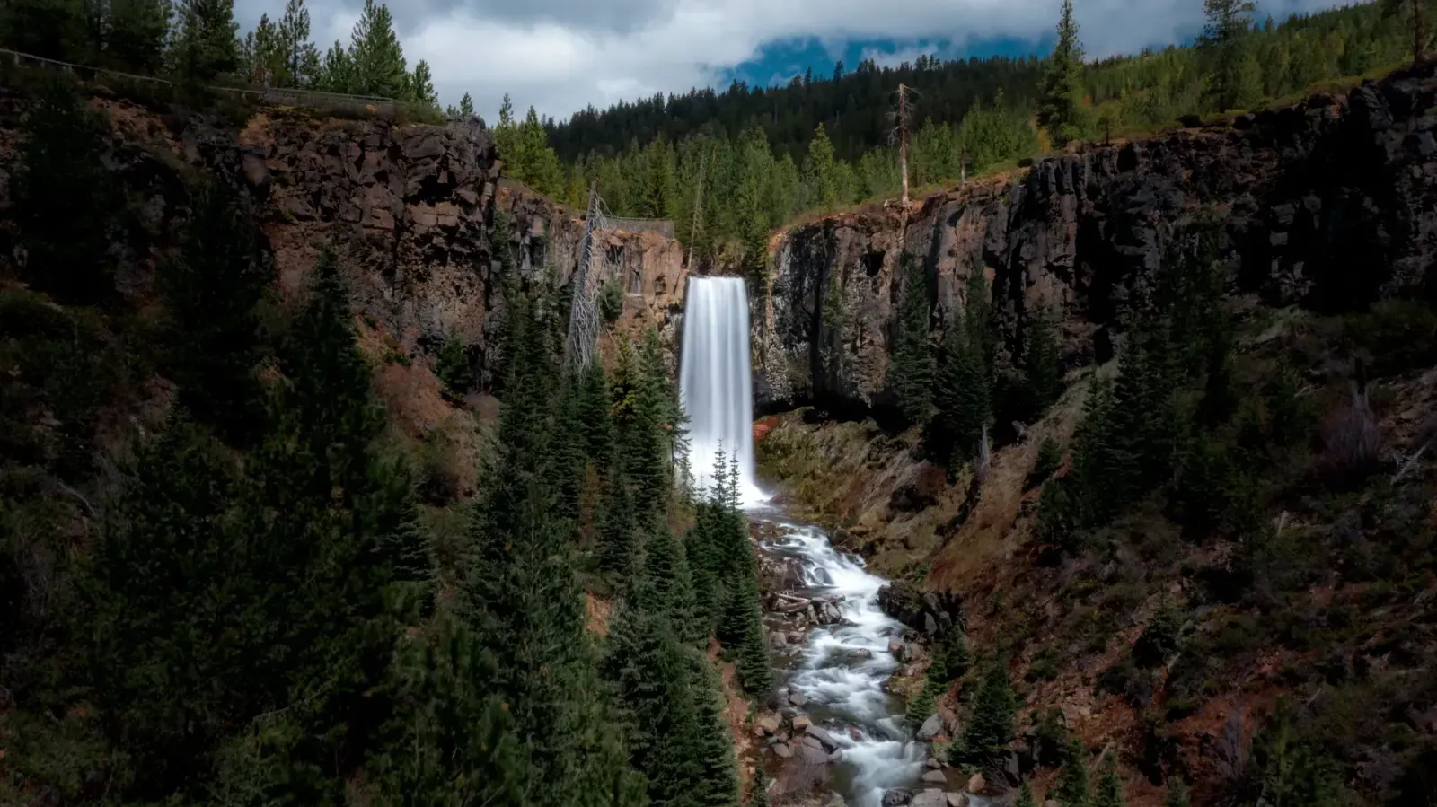 Bend, Oregon skyline and neighborhoods served by U-wifi home internet