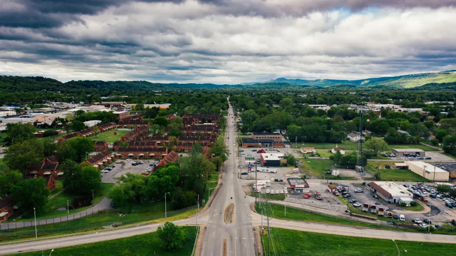 Brentwood, Tennessee skyline and neighborhoods served by U-wifi home internet