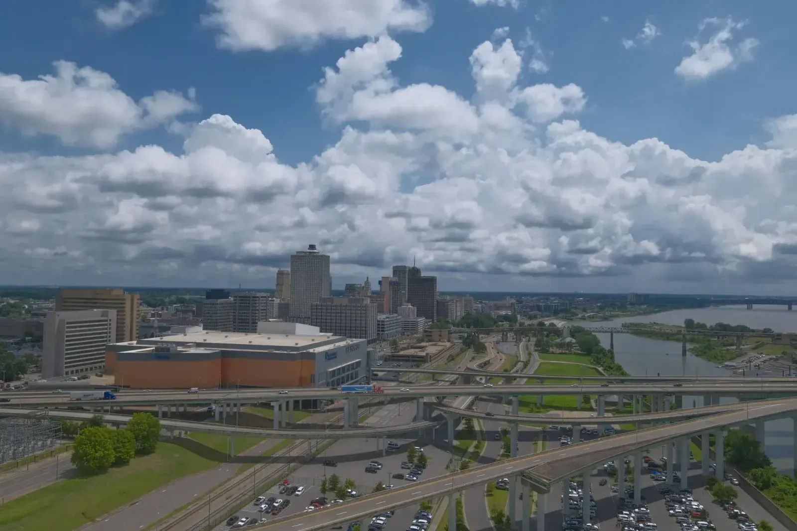 Memphis, Tennessee skyline and neighborhoods served by U-wifi home internet