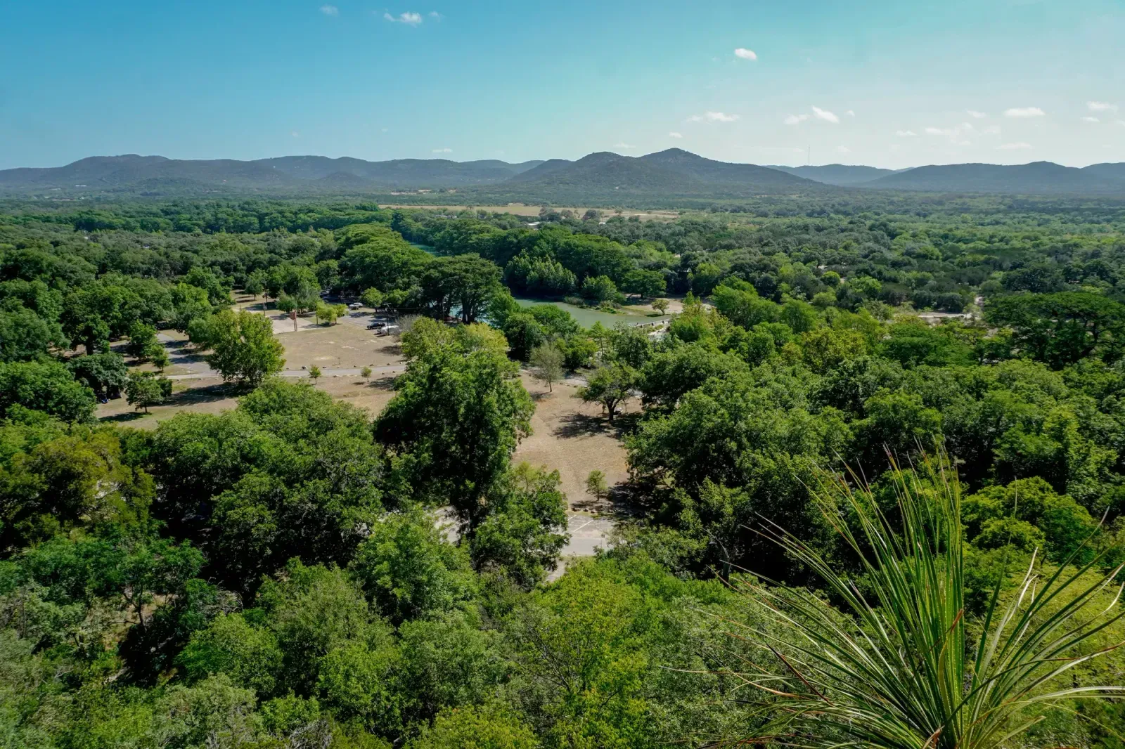 Cedar Hill, Texas skyline and neighborhoods served by U-wifi home internet