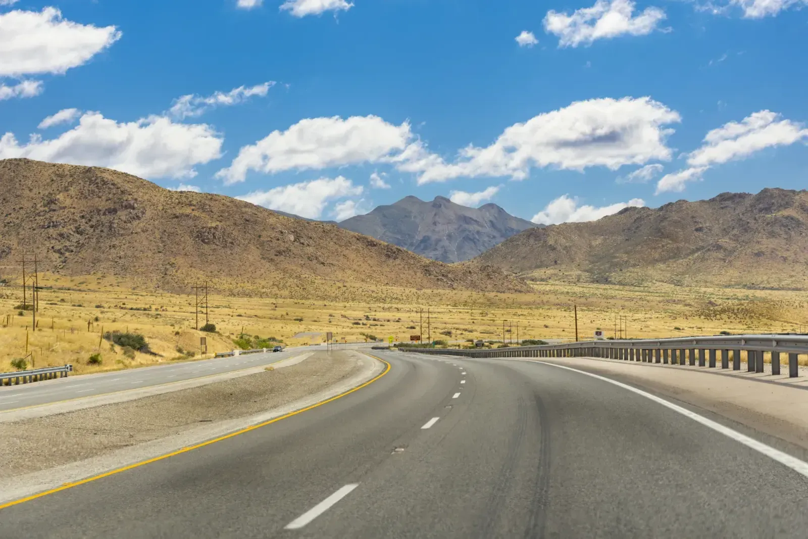 El Paso, Texas skyline and neighborhoods served by U-wifi home internet