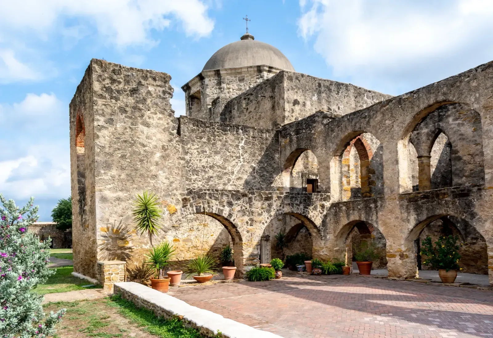 Mission, Texas skyline and neighborhoods served by U-wifi home internet