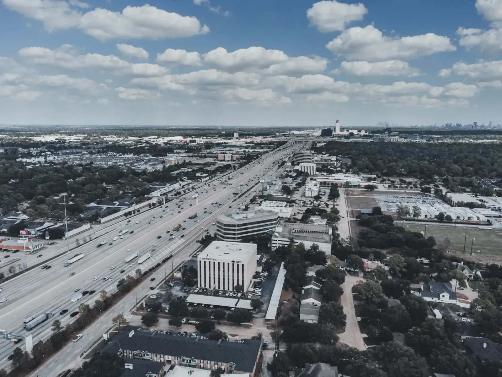 Missouri City, Texas skyline and neighborhoods served by U-wifi home internet