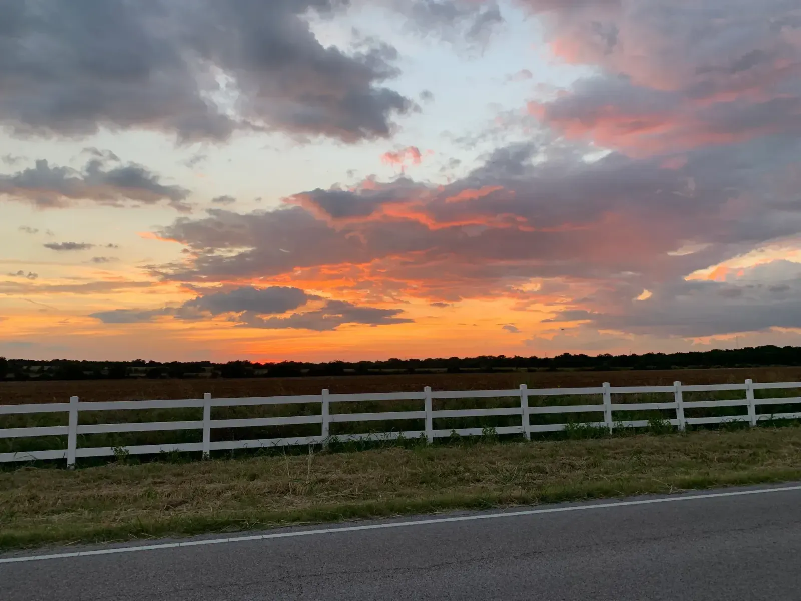 Sugar Land, Texas skyline and neighborhoods served by U-wifi home internet