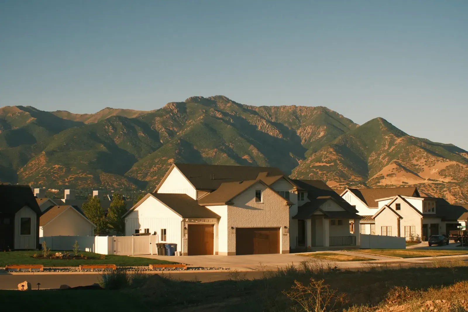 Draper, Utah skyline and neighborhoods served by U-wifi home internet