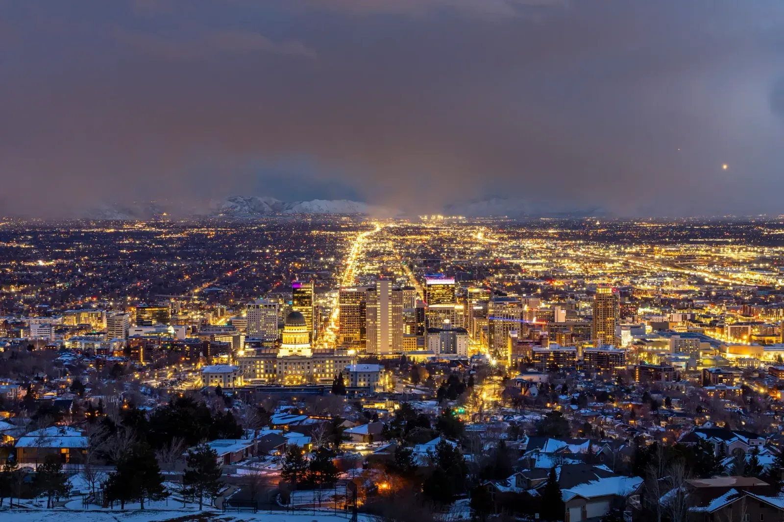 Salt Lake City, Utah skyline and neighborhoods served by U-wifi home internet