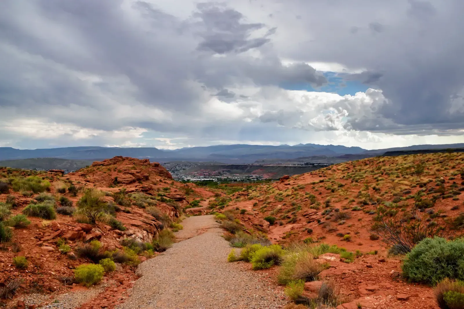 St. George, Utah skyline and neighborhoods served by U-wifi home internet