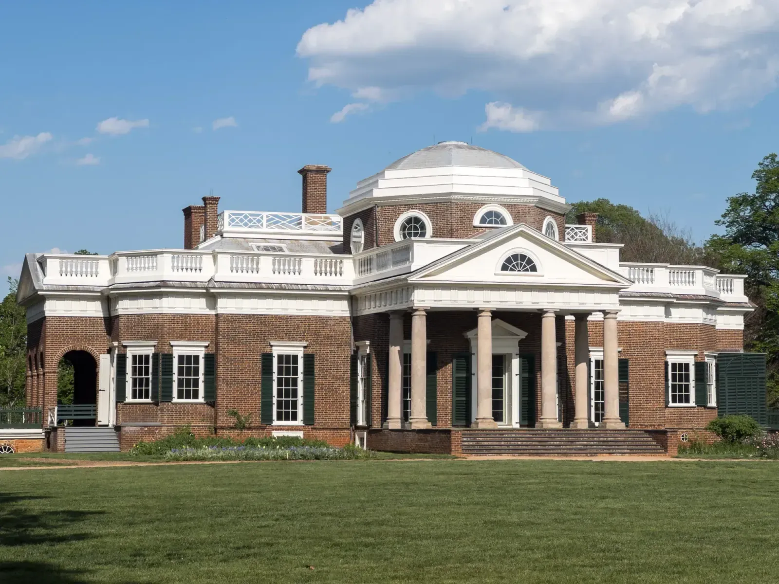 Charlottesville, Virginia skyline and neighborhoods served by U-wifi home internet