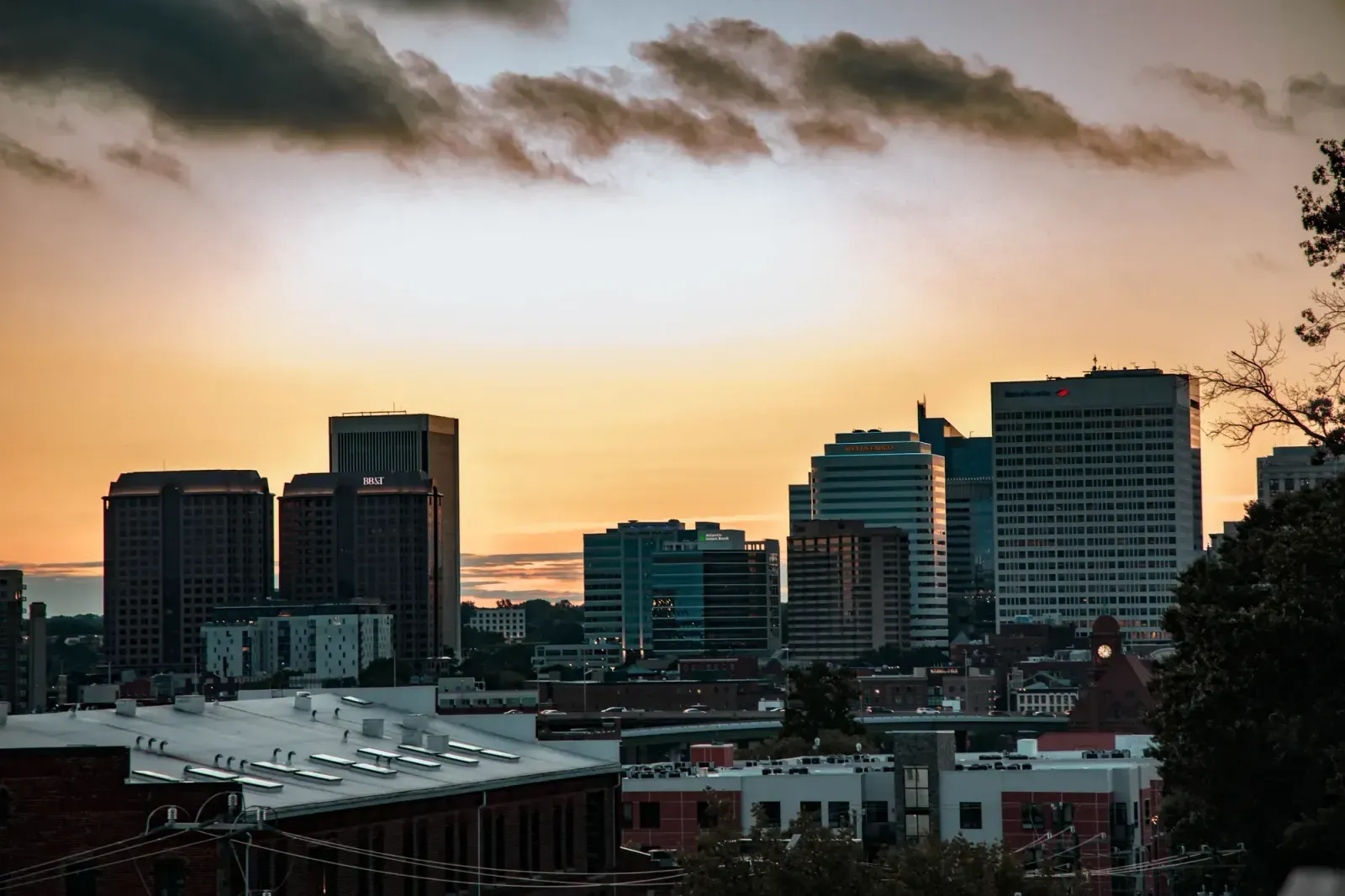 Roanoke, Virginia skyline and neighborhoods served by U-wifi home internet