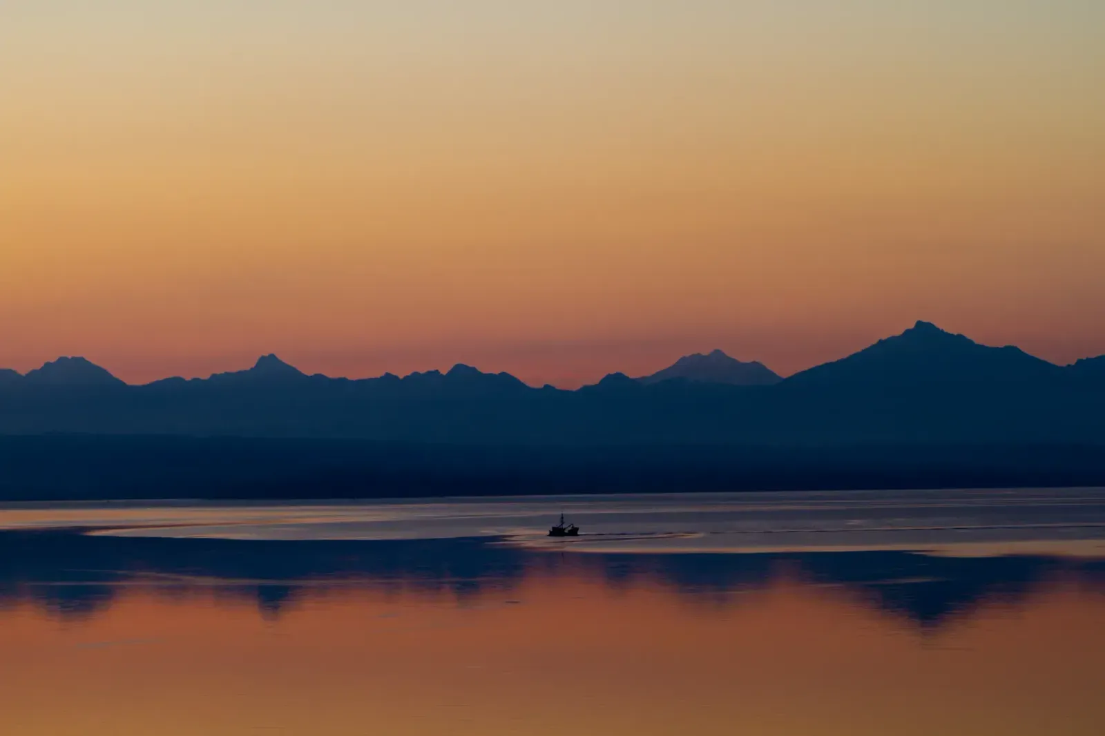 Edmonds, Washington skyline and neighborhoods served by U-wifi home internet
