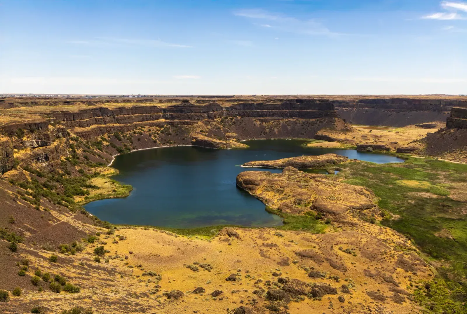 Kennewick, Washington skyline and neighborhoods served by U-wifi home internet